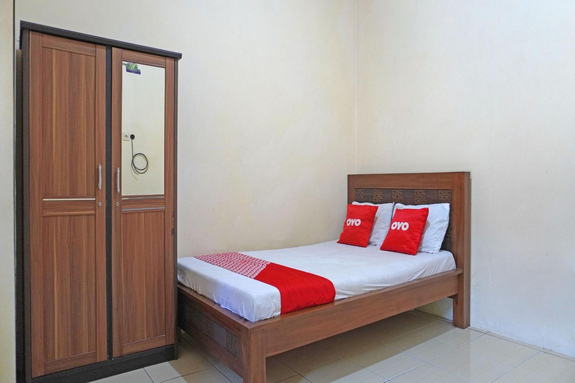 Oyo 91762 Green Home Stay Syariah بورواكارتا المظهر الخارجي الصورة