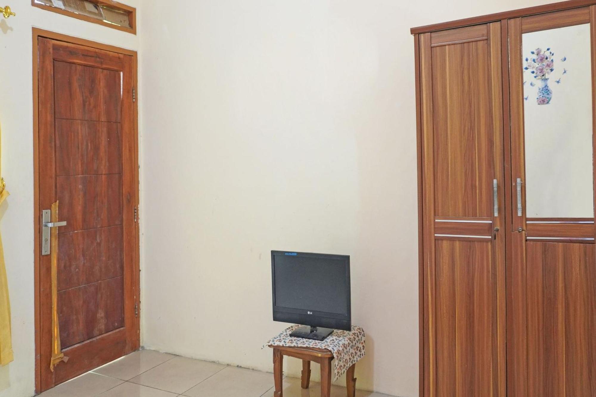 Oyo 91762 Green Home Stay Syariah بورواكارتا المظهر الخارجي الصورة